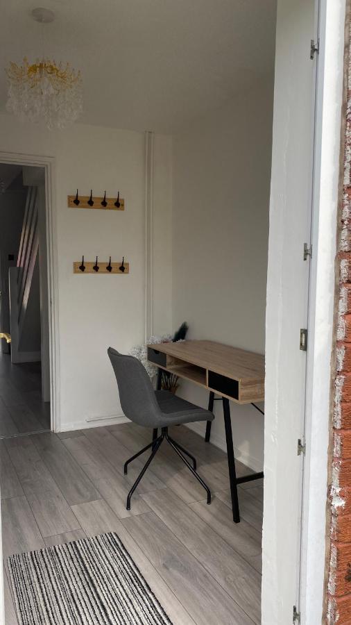 Bv Luxury Spacious 3 Bedroom House At Isaac Close Manchester Exteriér fotografie