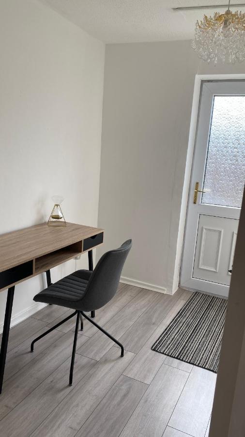Bv Luxury Spacious 3 Bedroom House At Isaac Close Manchester Exteriér fotografie