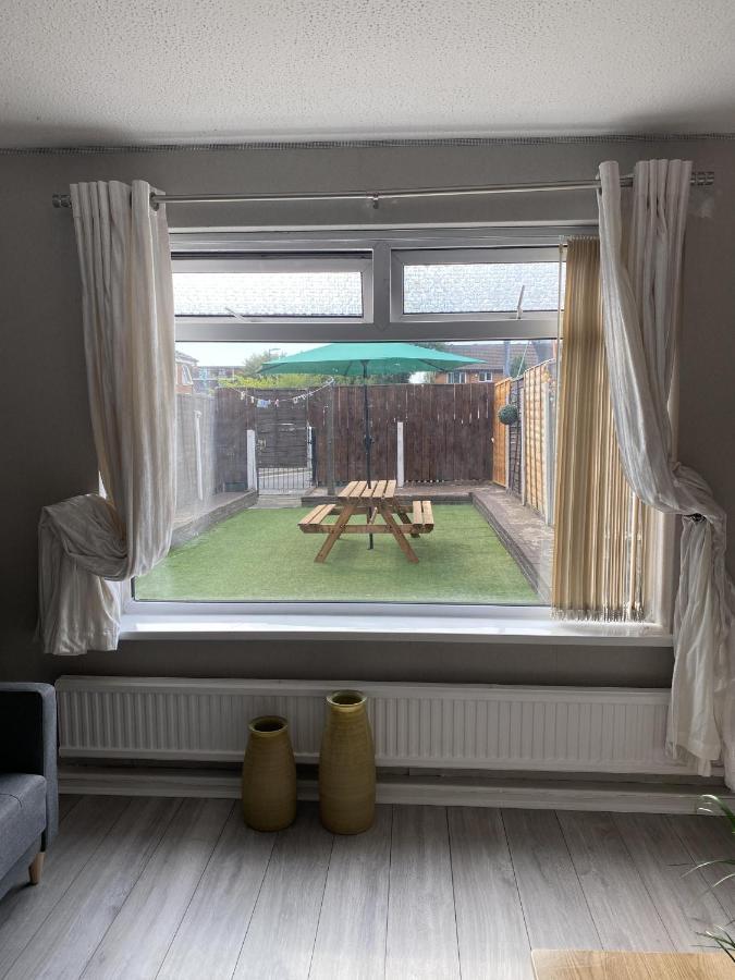 Bv Luxury Spacious 3 Bedroom House At Isaac Close Manchester Exteriér fotografie
