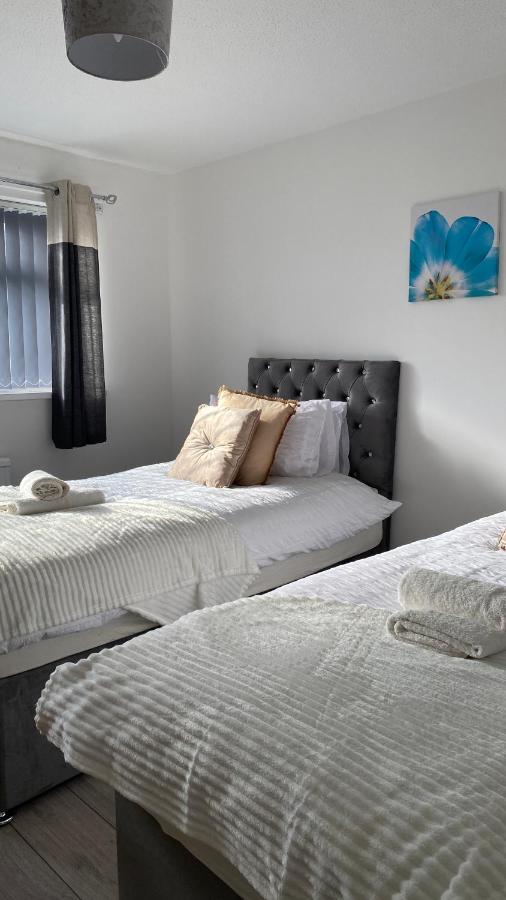 Bv Luxury Spacious 3 Bedroom House At Isaac Close Manchester Exteriér fotografie
