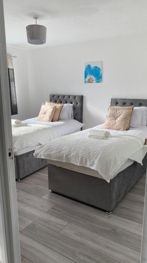 Bv Luxury Spacious 3 Bedroom House At Isaac Close Manchester Exteriér fotografie
