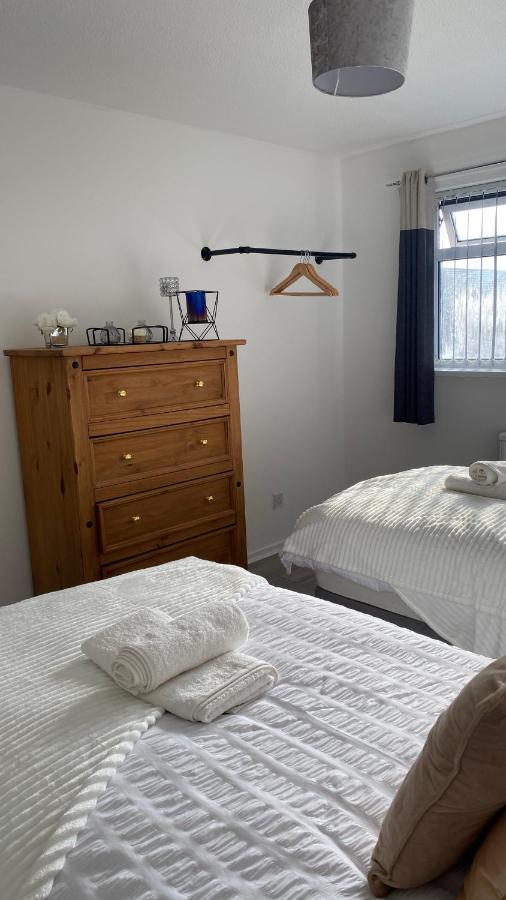 Bv Luxury Spacious 3 Bedroom House At Isaac Close Manchester Exteriér fotografie